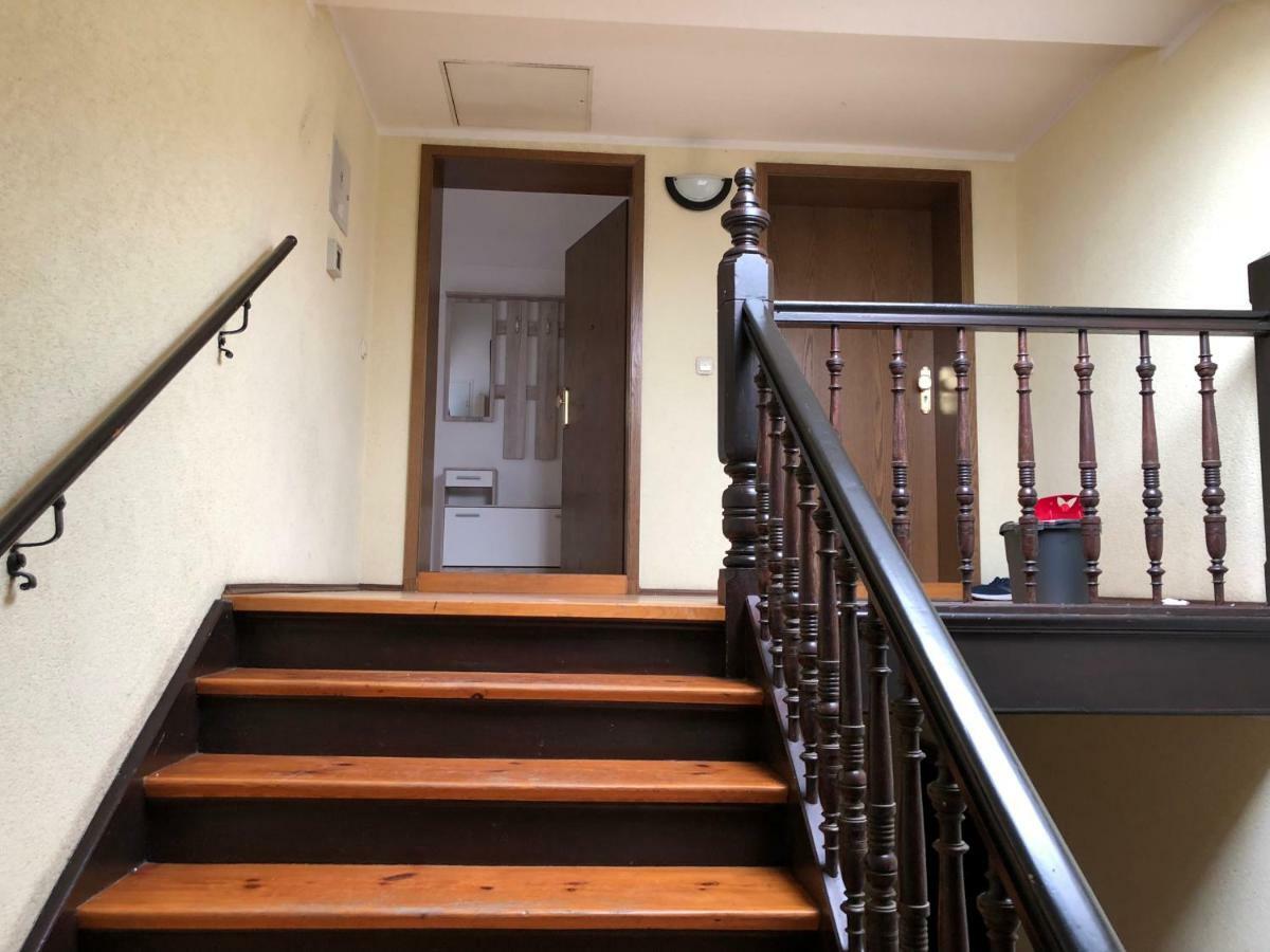 Kuschelige Dachgeschosswohnung Am Clarapark ライプツィヒ エクステリア 写真